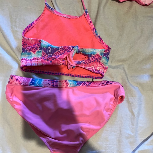 Pink two piece - Picture 3 of 3